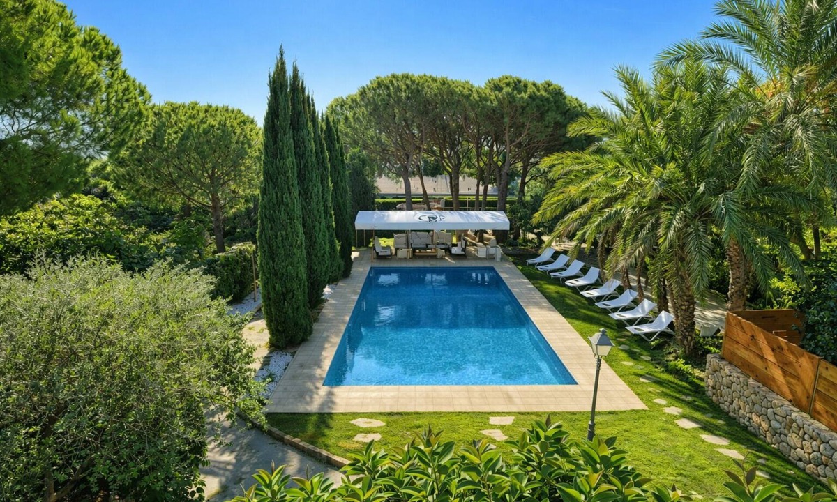 Sitges Villa | 15 min. drive from Sitges Villa El Ranch 10 min. walk to the beach Jacuzzi 10P