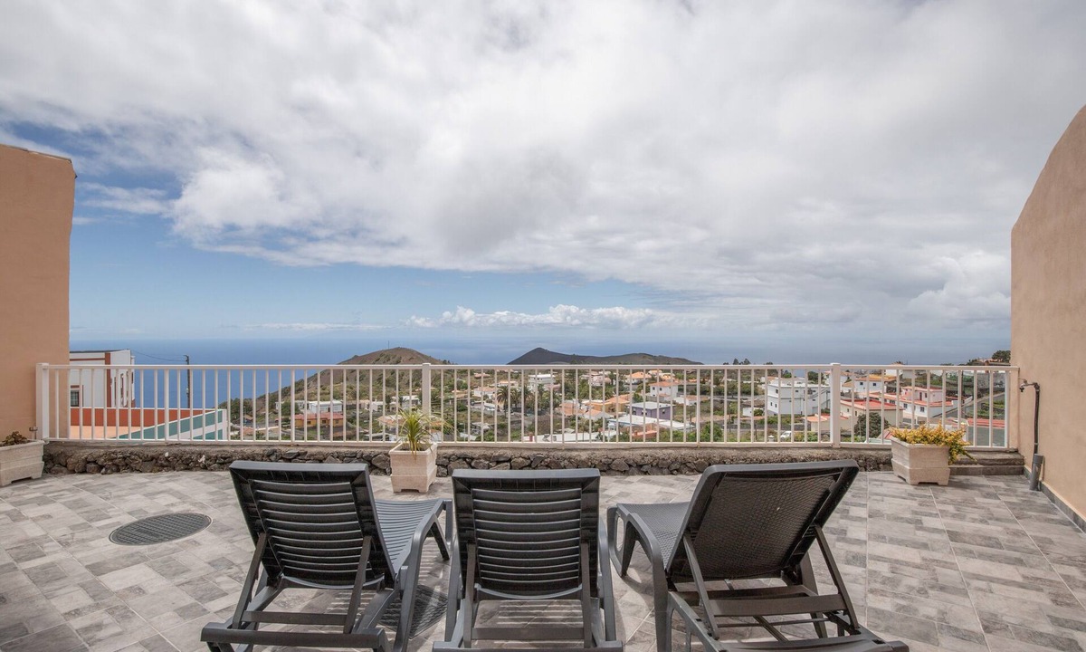 Fuencaliente de la Palma Apartment | Apartment 'Casa Caronehe' with Sea View, Private Terrace and Wi-Fi