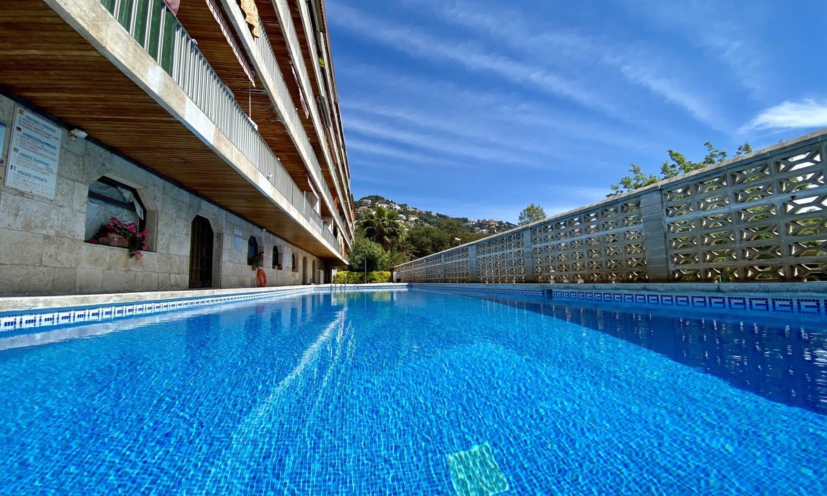 Lloret de Mar Apartment | Apartment Lloret De Mar with sea views, parking, swimming pool, air conditioning
