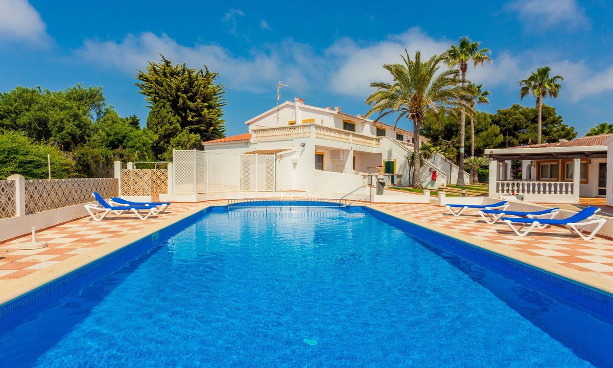 Son Xoriguer Apartment | Apartment 'Marlena' with Shared Pool, Wi-Fi, Air Conditioning, Ground Floor Terrace
