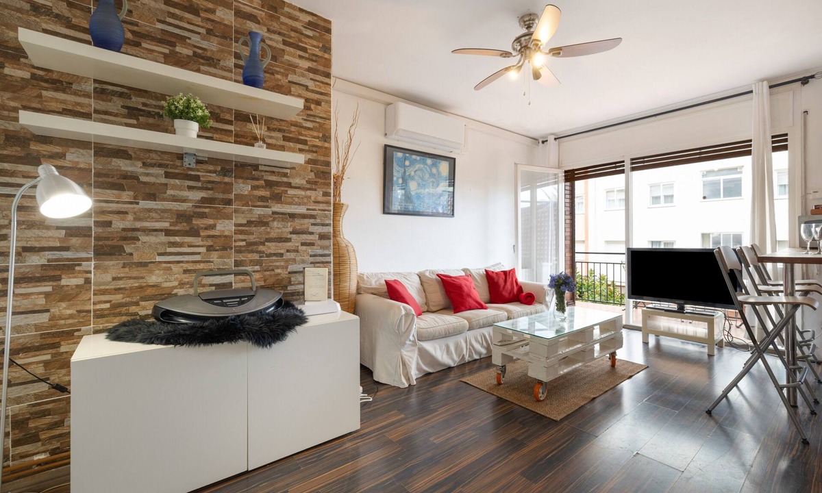 Vallpineda Apartment | Apartment 'Melody' in Central Sitges with Private Terrace, Wi-Fi, and Air Conditioning