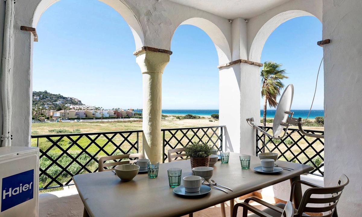 Atlanterra Apartment | Apartment "Semifrontal con vistas Zahara" near the beach with sea view, pool & Wi-Fi
