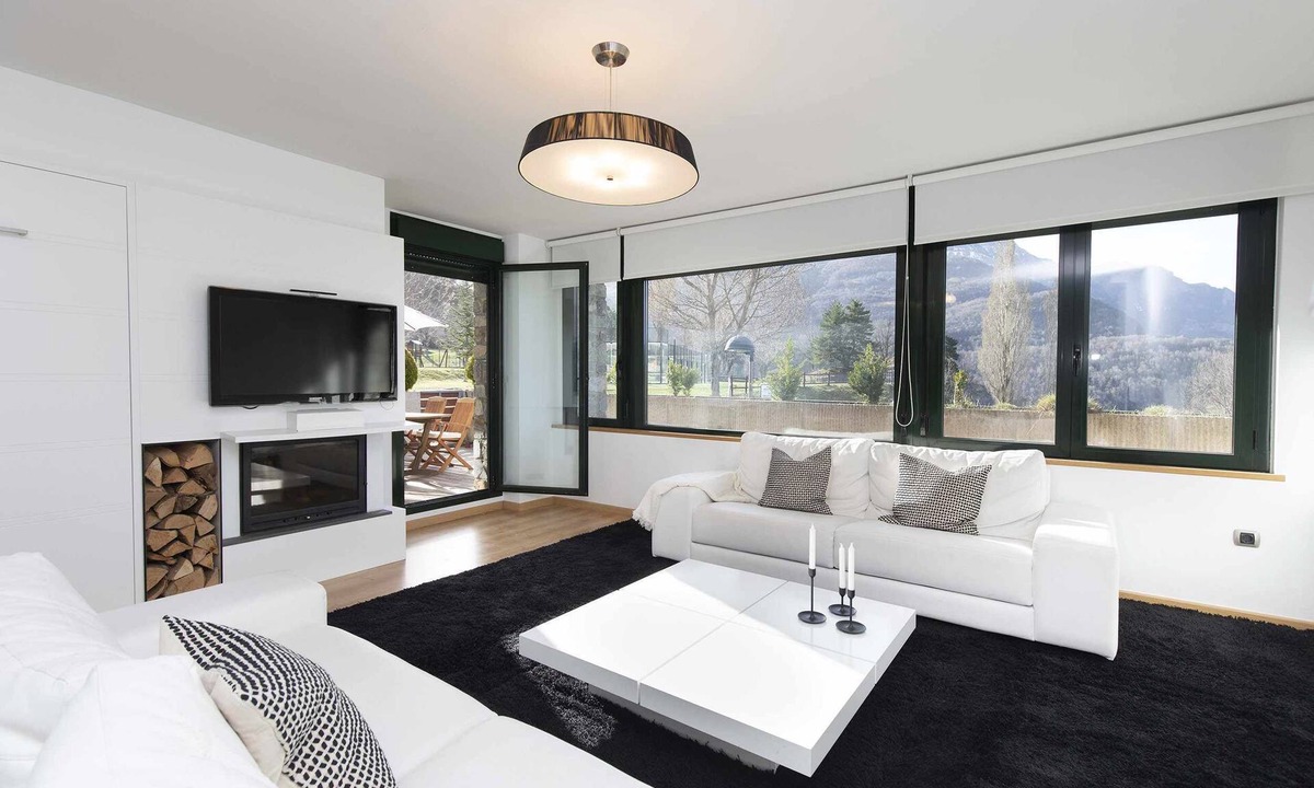 Panticosa Apartment | Balcón de Saras by Bevalle