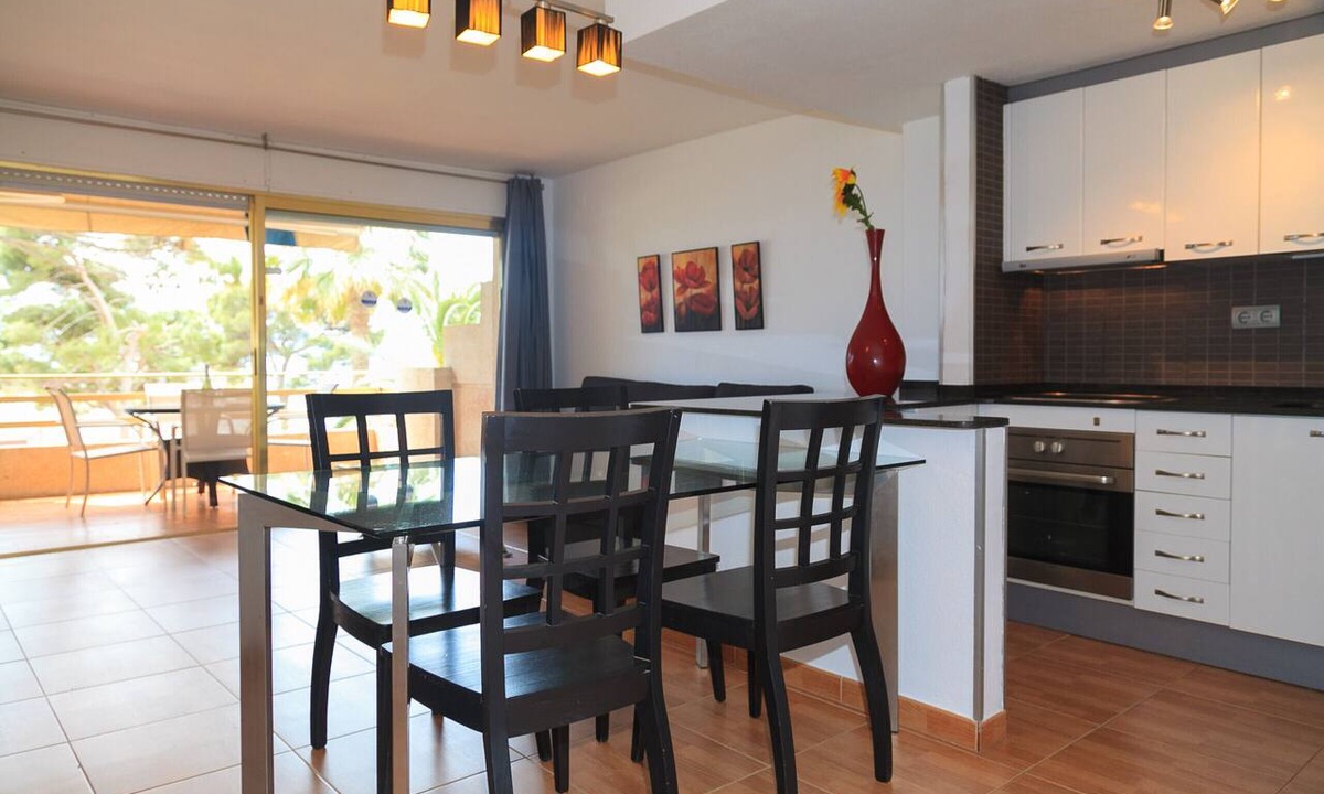 Salou City Centre Apartment | Beachfront Apartment with Pool & WiFi · UHC PLAYAMERO 153