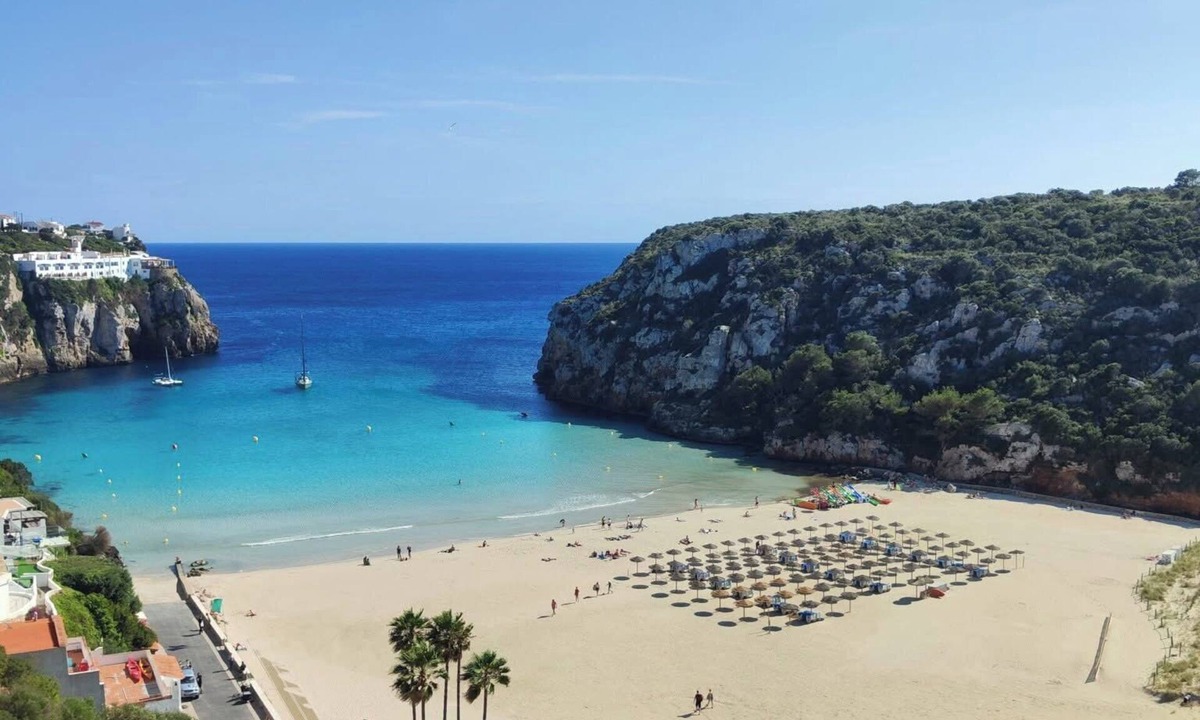 Cala en Porter House | Beachfront, ocean view, just a step from the sand