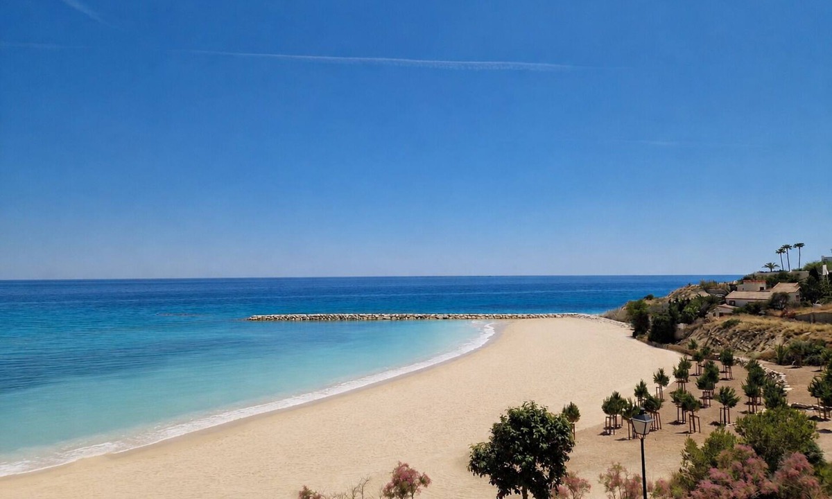 Coveta Fuma Apartment | BELLA VISTA PLAYA, Costa Blanca. Right on the beach, 2 terraces—prime location!