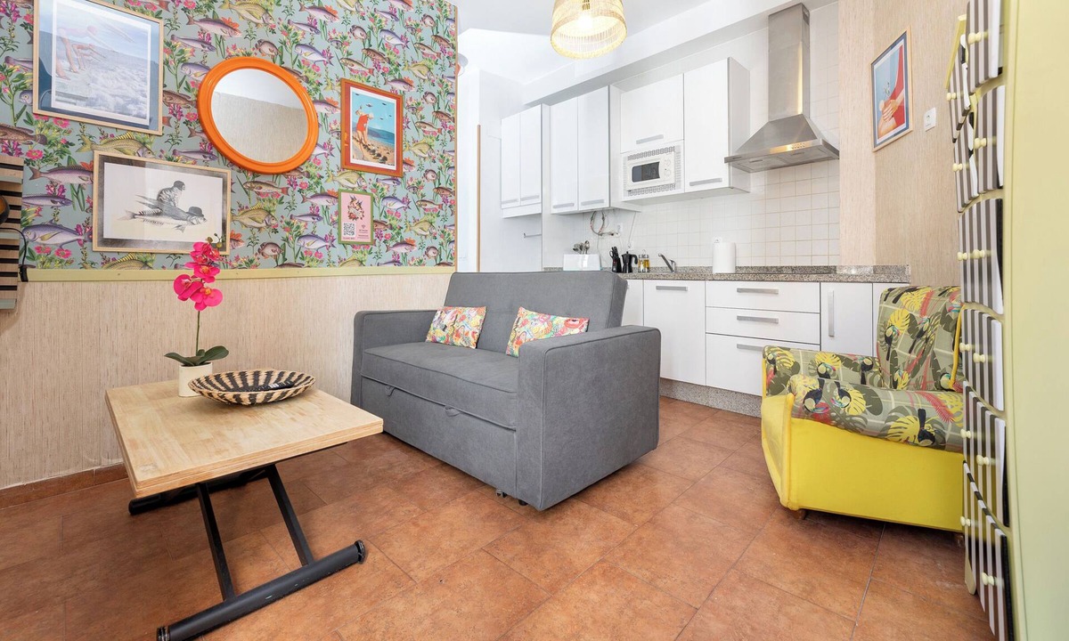 Beiro Apartment | Big Fish (2nd Right)