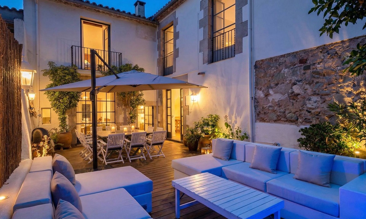 Caldes d'Estrac Villa | Can Boada Historic XVI cent. Villa Barcelona 5 min. walk to beach Renewed