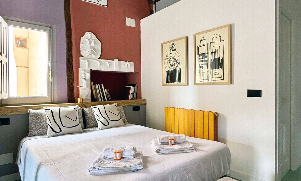 Old Town Apartment | Casa Colgada “Mirador de Leonor II” by Gloove