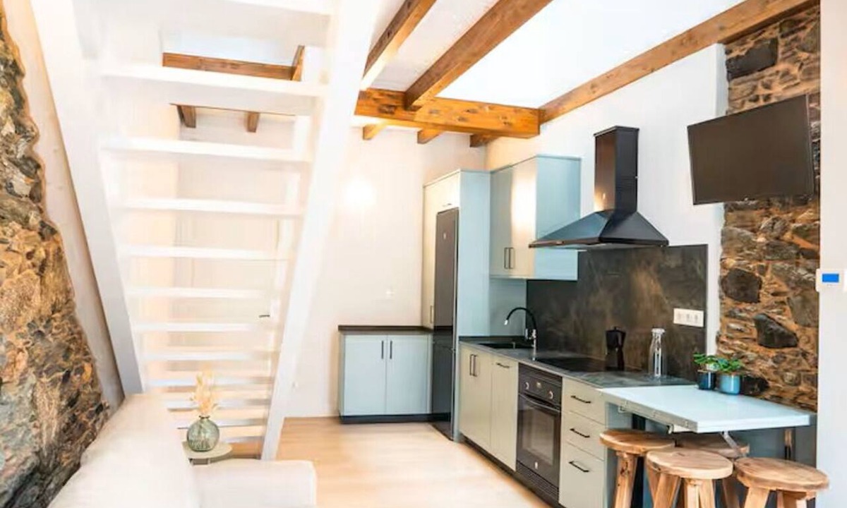 Magdalena House | Casa del Puerto - The Essence of the Sea in Ferrol Vello