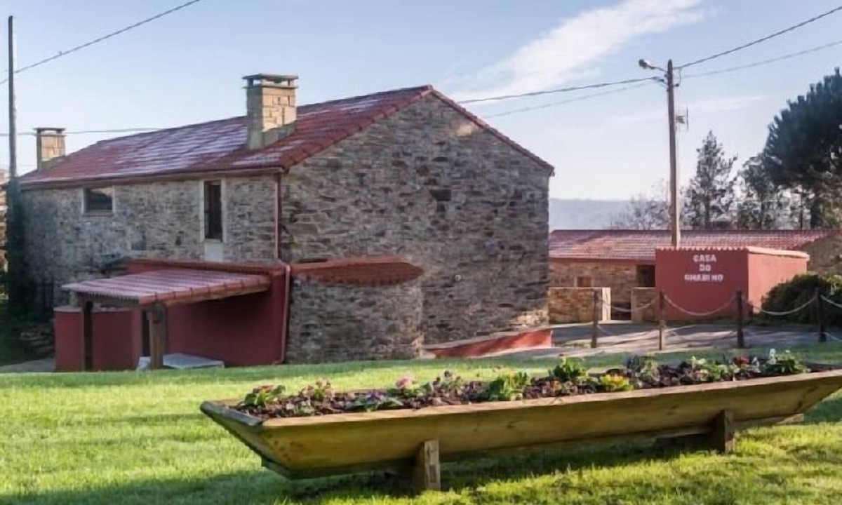 Santa Comba Cottage | Casa do Ghabino for 10 people, 8 + 2 (extra)