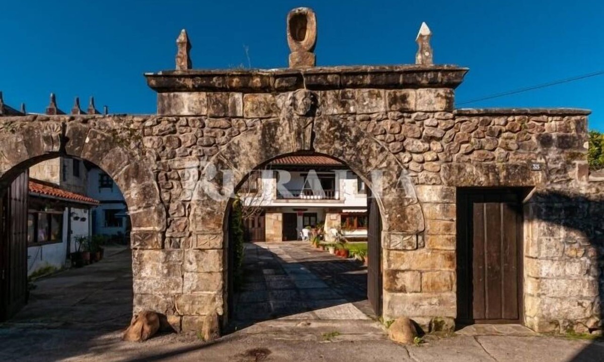 Caranceja House | Casa Paco - country house with garden in Caranceja (Reocín, Cantabria)