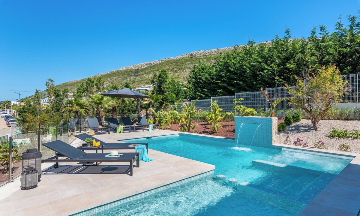 Cansalades Villa | CASA SUNBREZEE, modern villa located in Villas del Vent, Javea