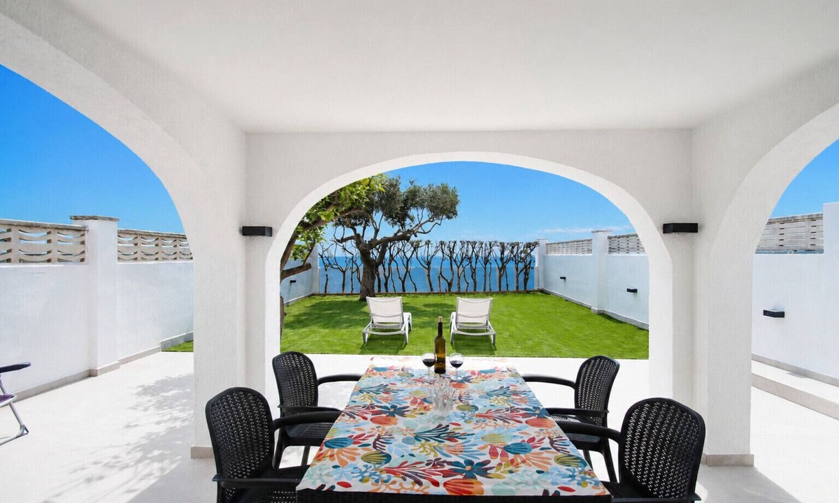 Parc de Mont-roig House | Casas Blancas 40