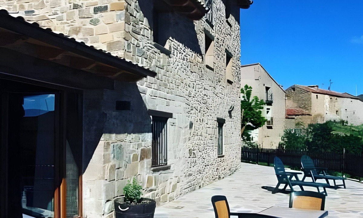 Villar del Rio House | Charming Cottage 'Santa Cristina' with Mountain Views and Garden