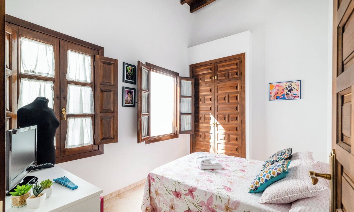 La Marina Apartment | Comfortable and modern apartment in the center of Granada