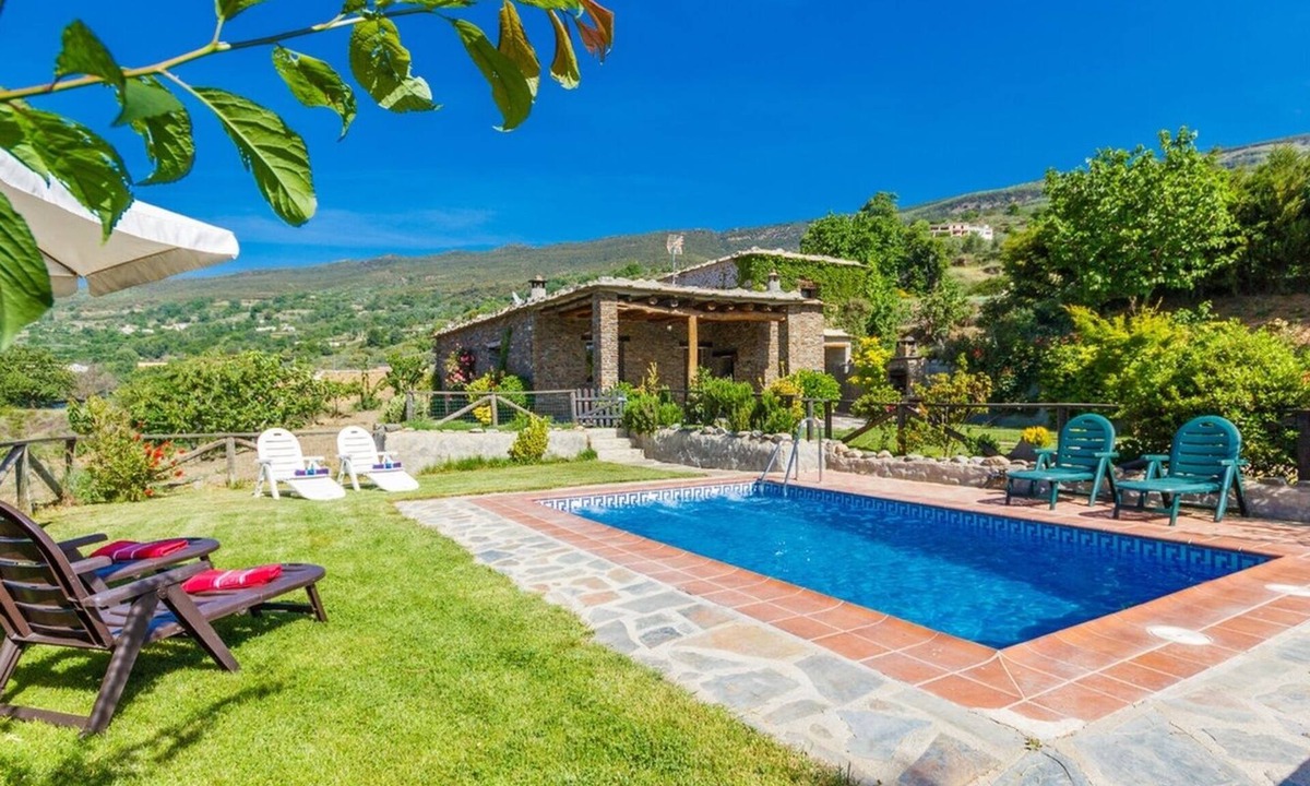 La Taha Villa | Cortijo Noguera La Taha - Pitres by Ruralidays