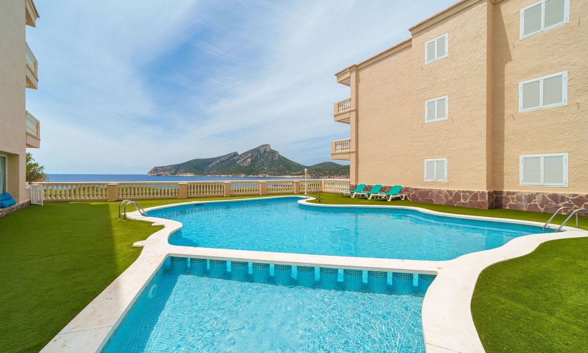 Sant Elm Apartment | Cosy apartment for 2 people with WIFI, pool, A/C, TV and balcony
