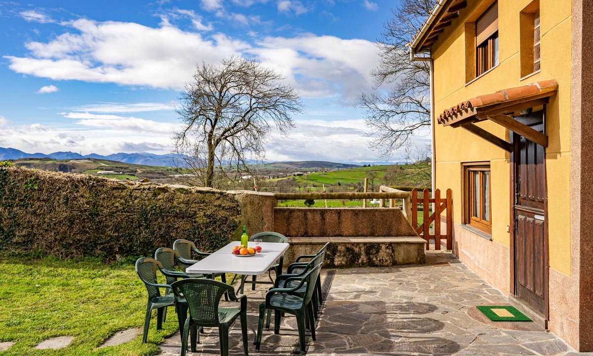 Las Rubias House | Country House 'Nueva' with Mountain Views, Private Terrace and Wi-Fi