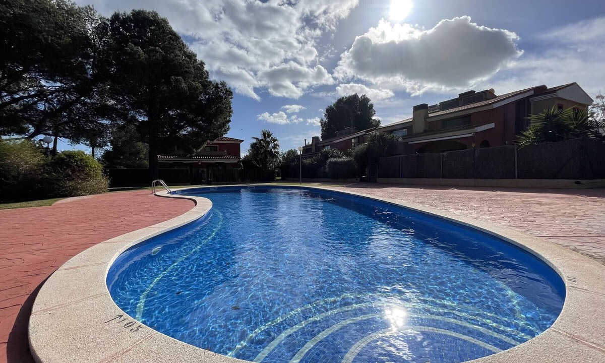 Bonmont Terres Noves House | Cozy Semi-Detached House - With Parking