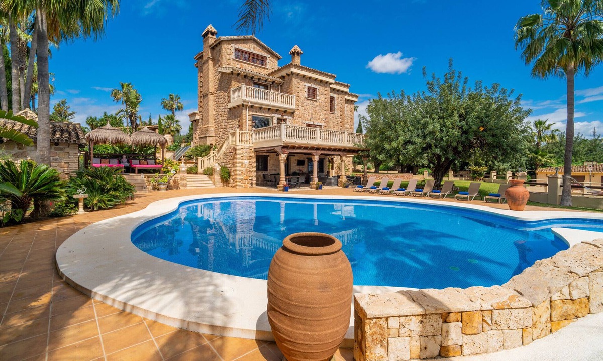 Alhaurin de la Torre Villa | Cubo's Villa Los Dos Reyes/private pool/leisure area/sports activities/BBQ