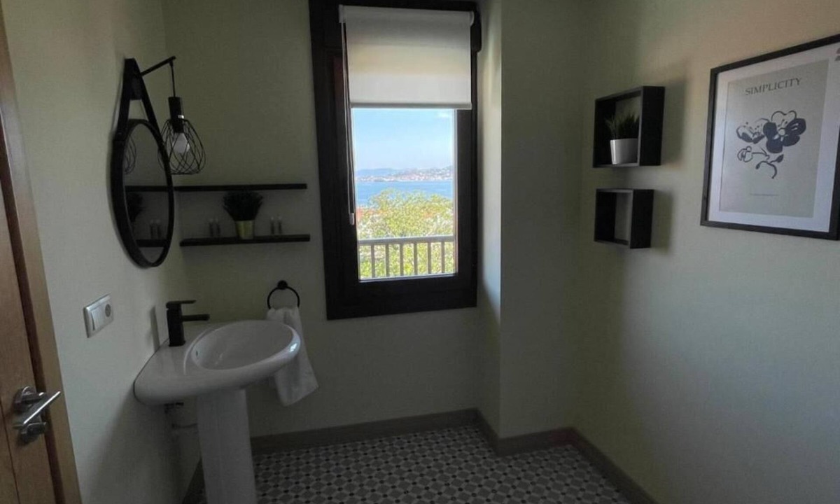 Baiona Apartment | Duplex with Shared Pool, Concheira