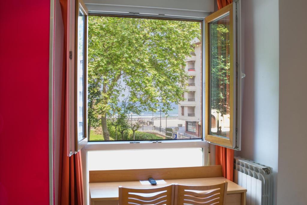 Zarautz House | Ekia Pentsioa