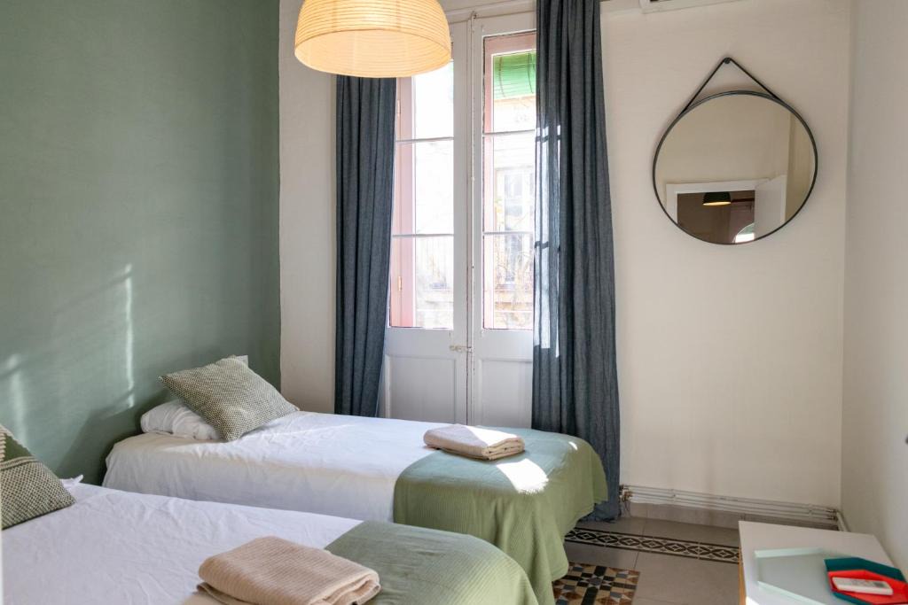 la Vila de Gracia Apartment | "El Ritmo" - Maison Piñata Apartment