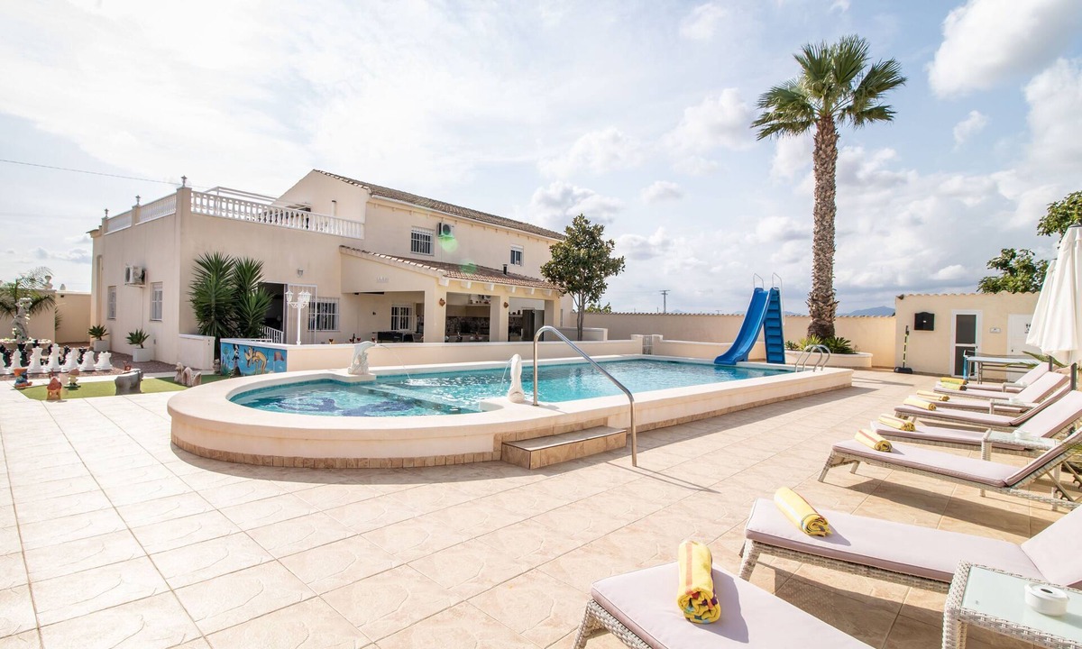 San Fulgencio Villa | Exceptional Private 5* Holiday Villa, Fantastic pool and outstanding facilities