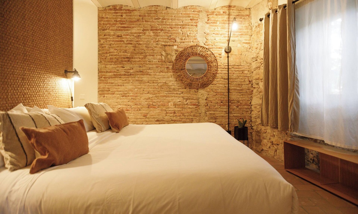 Barri Vell Apartment | Fully Equipped, Tranquil One-Bedroom Apartment
