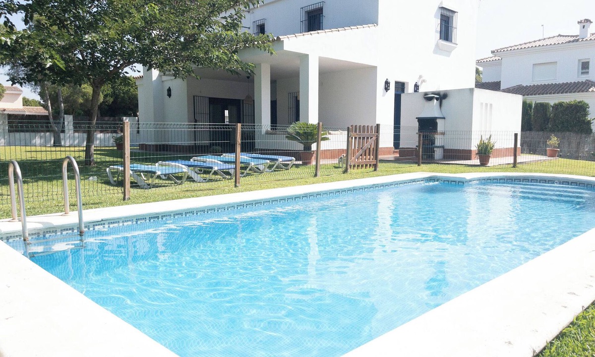 Cabo Roche Villa | Great Chalet, Urb. Roche, 800 m from the beach, private pool, wifi