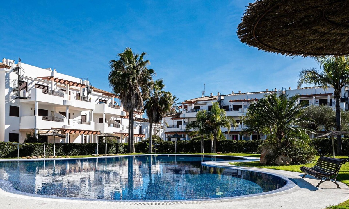 Poblado de Sancti Petri Apartment | Holiday Apartment in Chiclana with Air Conditioning and Pools