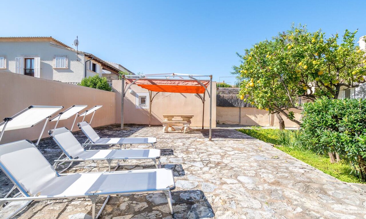 Colonia de Sant Pere House | Holiday Home 'Can Regalat' with Sea View, Wi-Fi and Air Conditioning