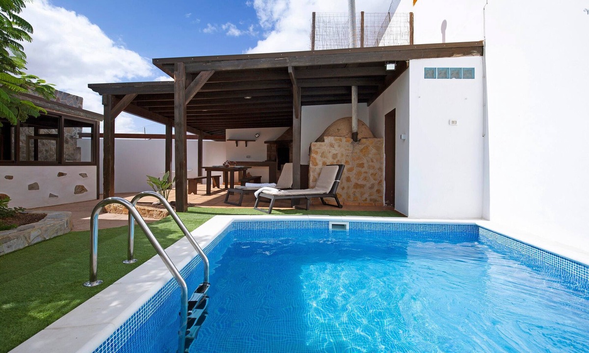 Betancuria House | Holiday Home "Villa Antonia" with Pool, Wi-Fi, Terraces & Garden