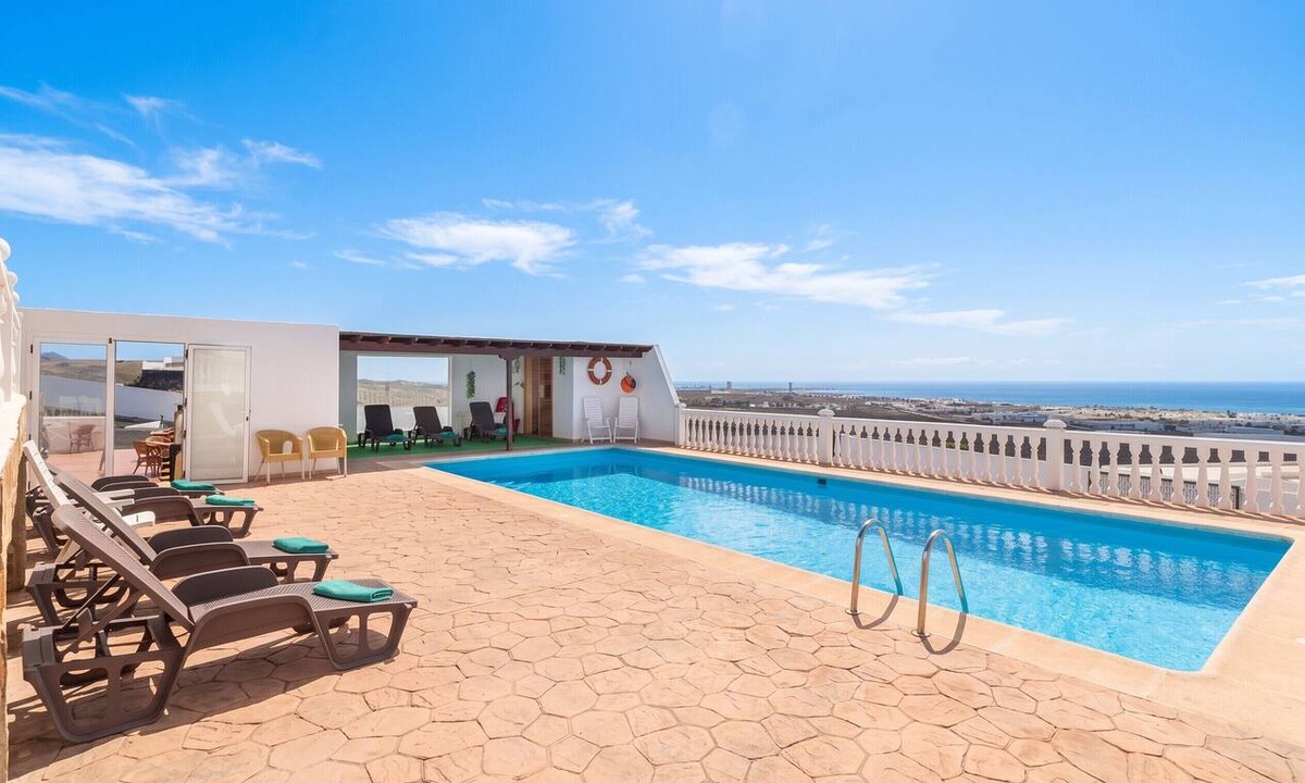 Guime Apartment | Homerez - Studio in Güime