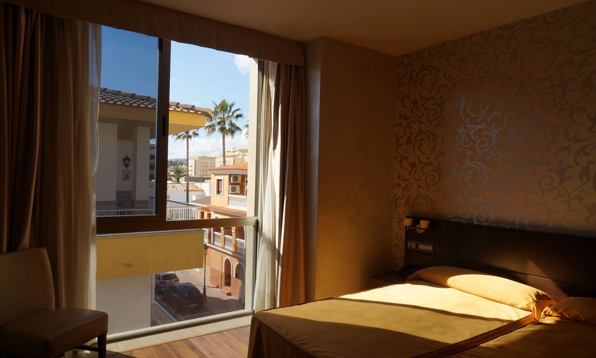San Luis de Sabinillas Hotel | Hotel Don Agustín