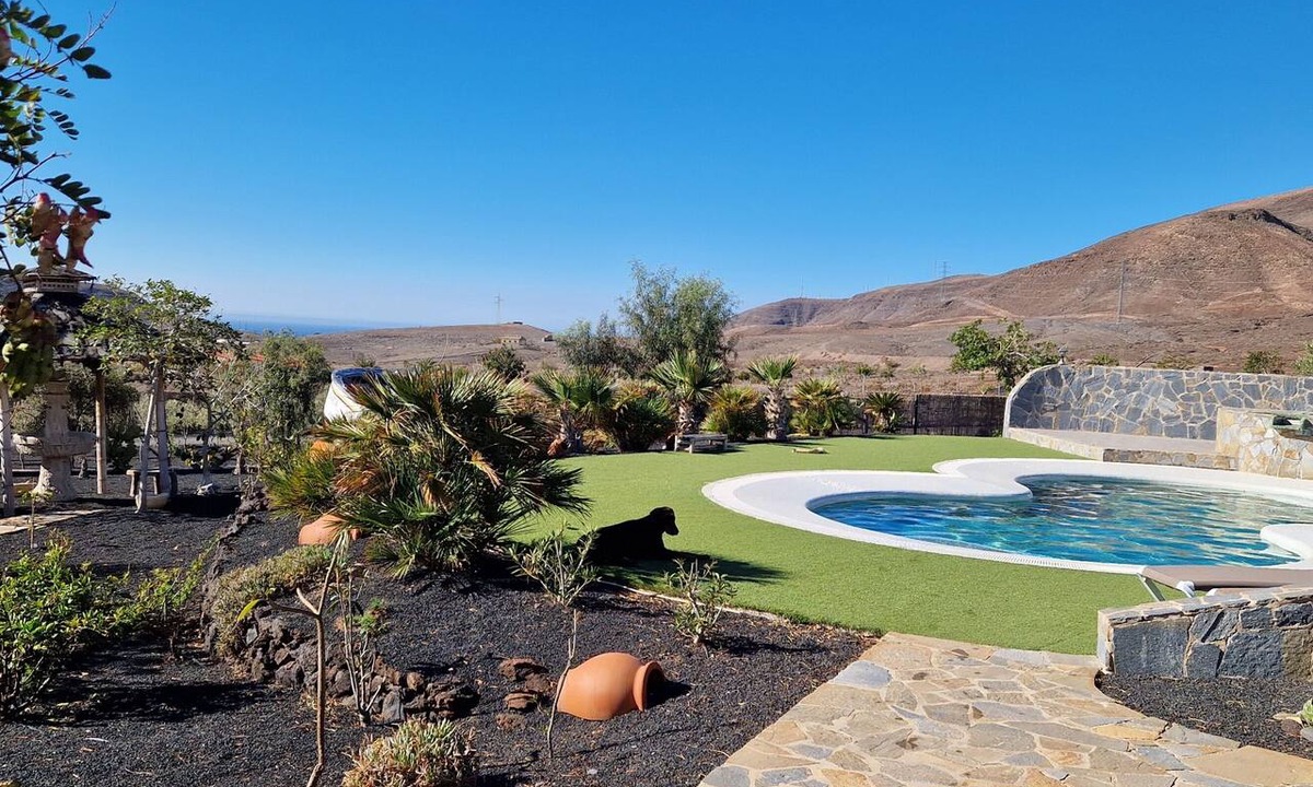 Pajara House | Inca Casa de los Olivos with pool, whirlpool, large garden and outdoor kitchen