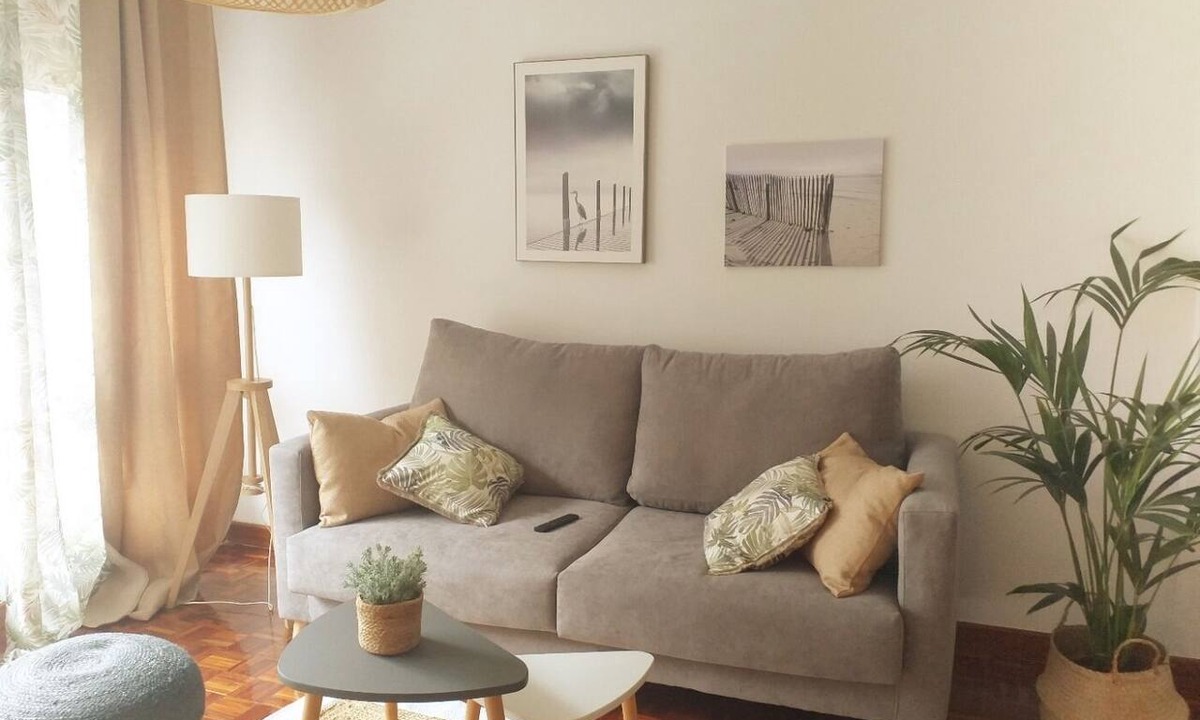 Ribadesella Apartment | Jovellanos Playa - beachfront apartment in Ribadesella, Northern Spain