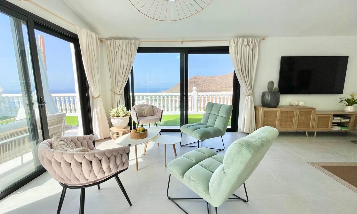 Los Gigantes Apartment | Joypride Deleux Oceanview Penthouse