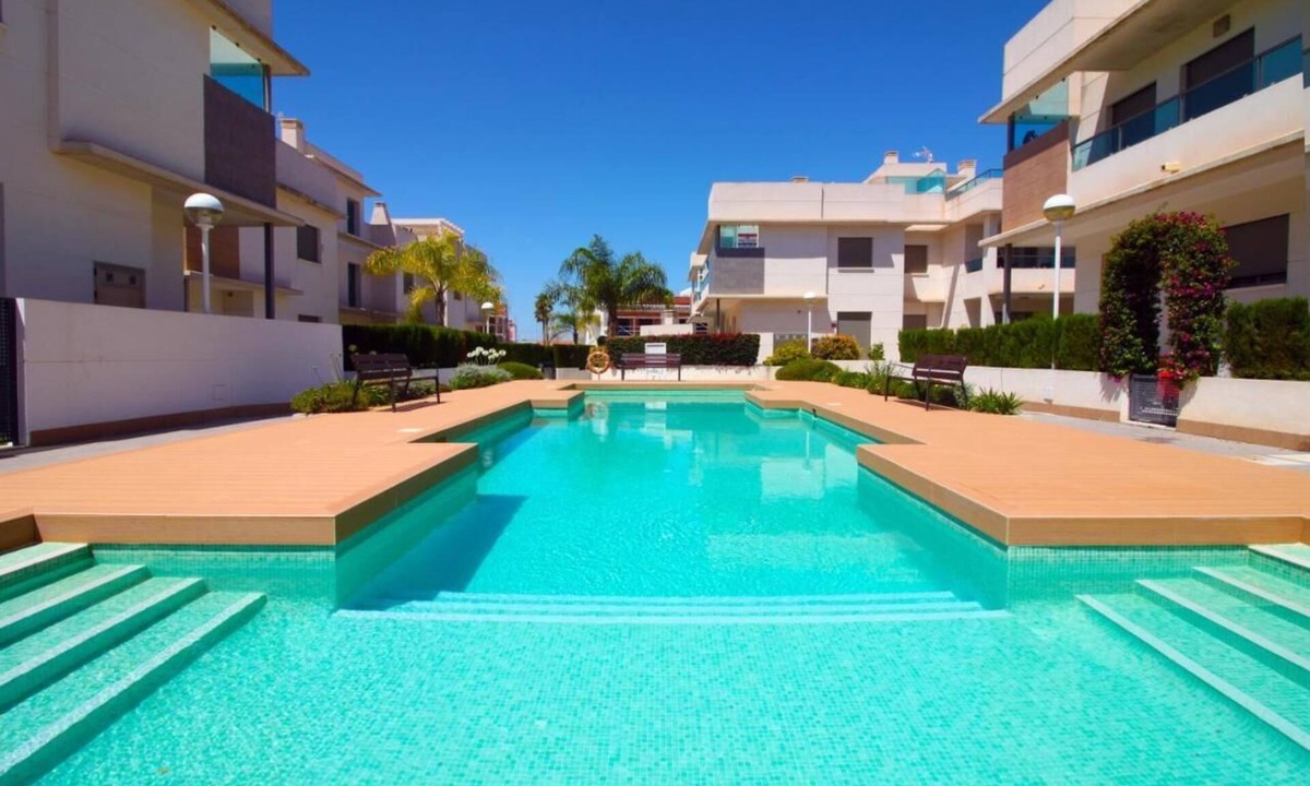 Quesada Apartment | Large Modern 3BR Apartment, Gated Community, Ciudad Quesada Pool sleeps 6 guests