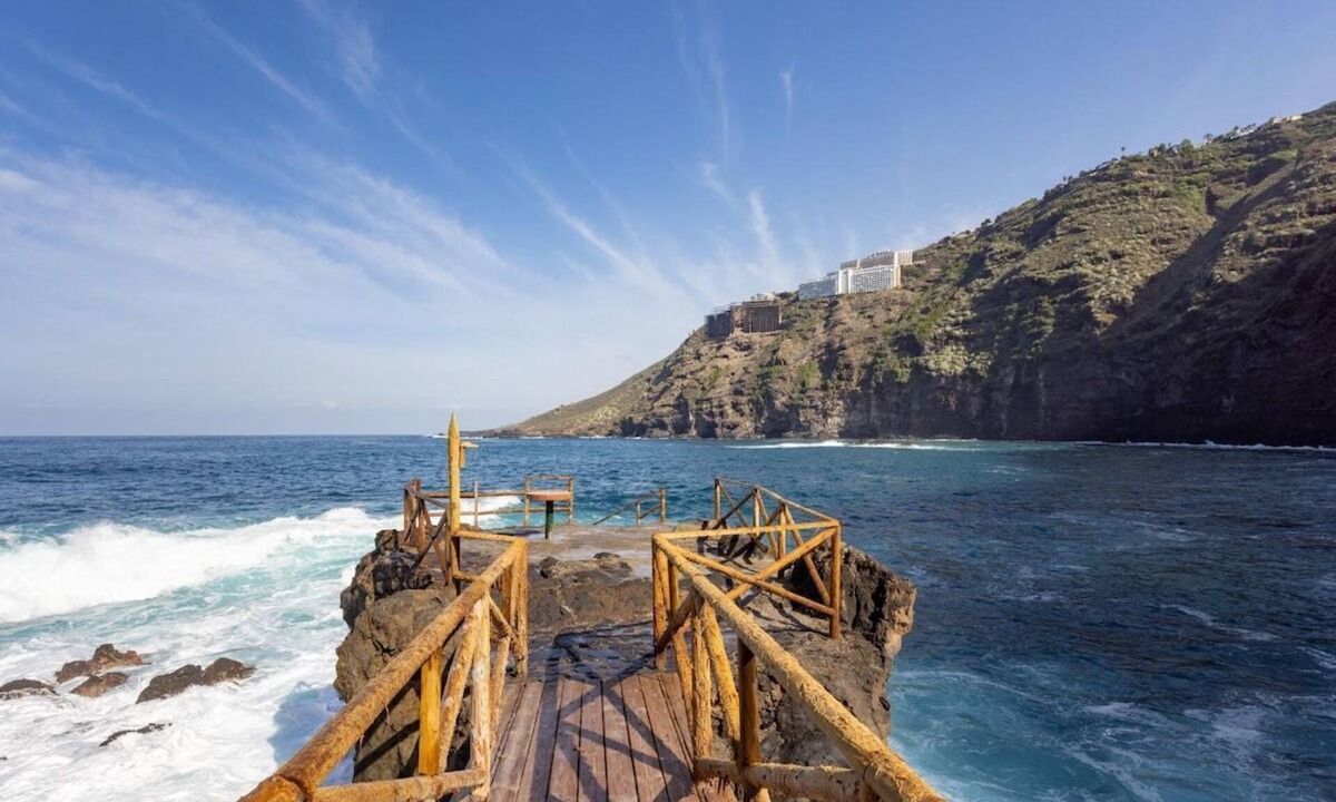 La Matanza de Acentejo House | Lightbooking Window to the sea Tenerife