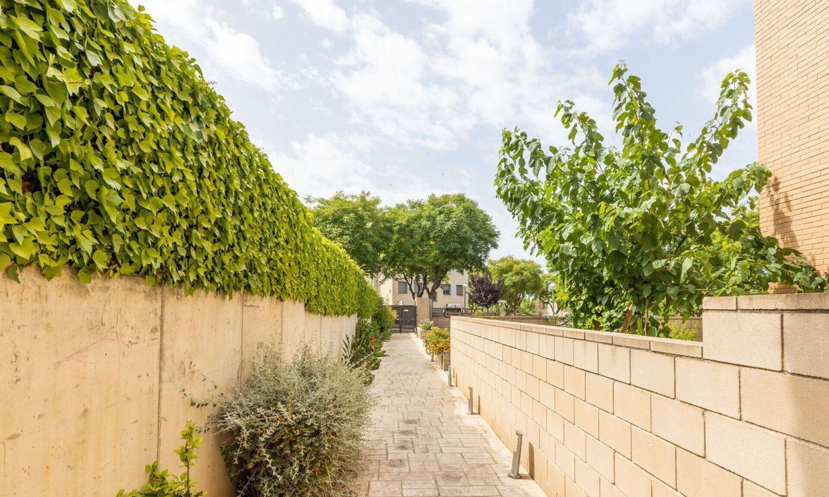 Clara Apartment | Lovely apartment for 6 people with WIFI, pool, A/C, TV and terrace