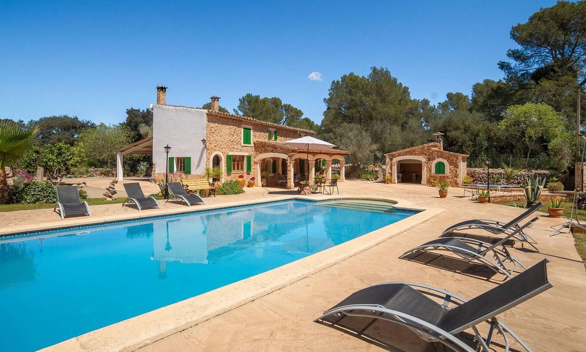 Sencelles House | Lovely home in Sencelles with private swimming pool, can be inside or outside