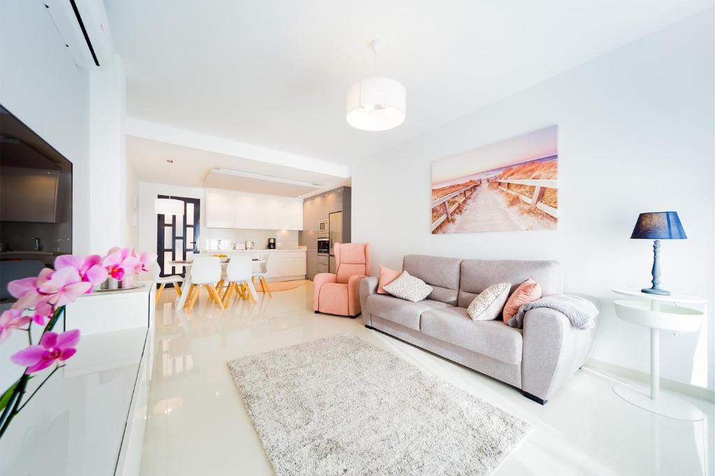 Pueblo Latino Apartment | Luxurious 2 Bedroom Apartment near the beach