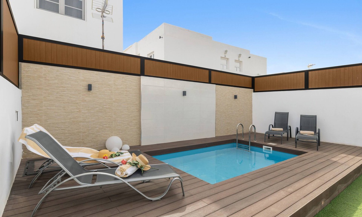 Playa Honda Villa | Luxury Villa Berkana with Private Pool, Wi-Fi, and Air Conditioning