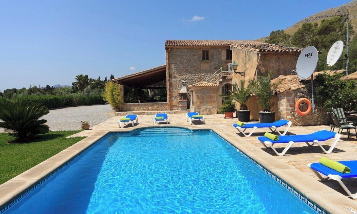 Les Palmeres Villa | Magnificent Memory Making - only 2km beach!