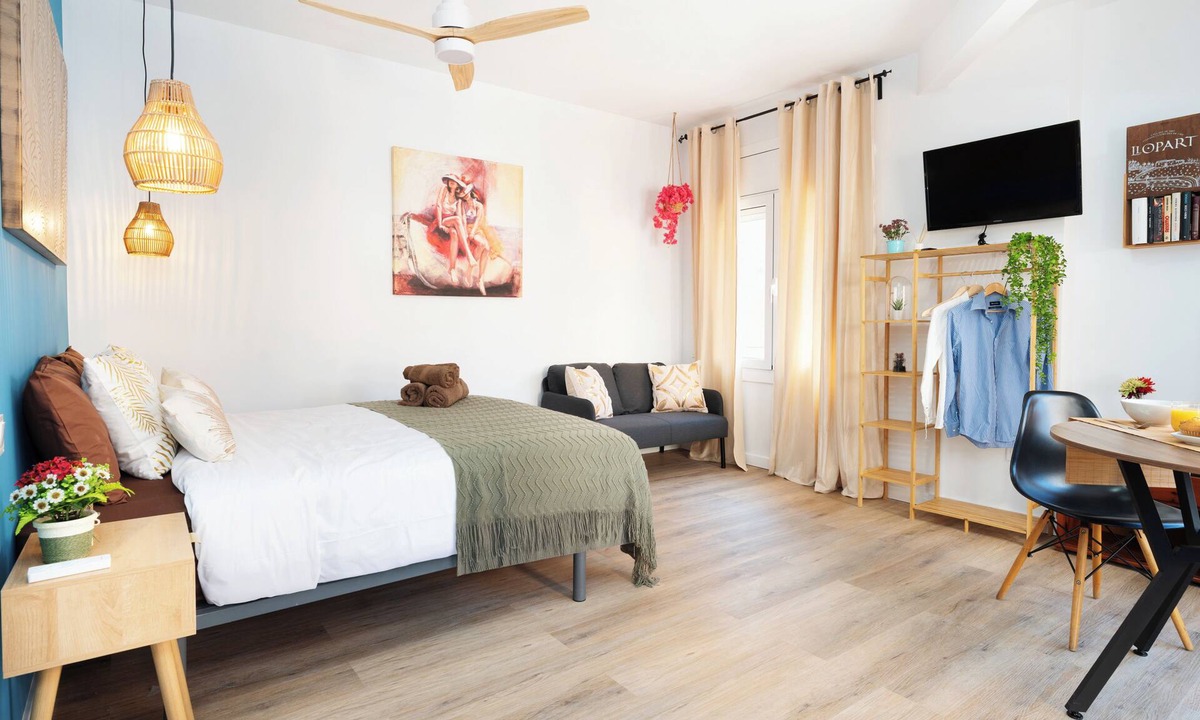 Sant Adria de Besos House | New Studio 2 people 20' Bcn Center/10' walk to the beach/15' Forum Bcn