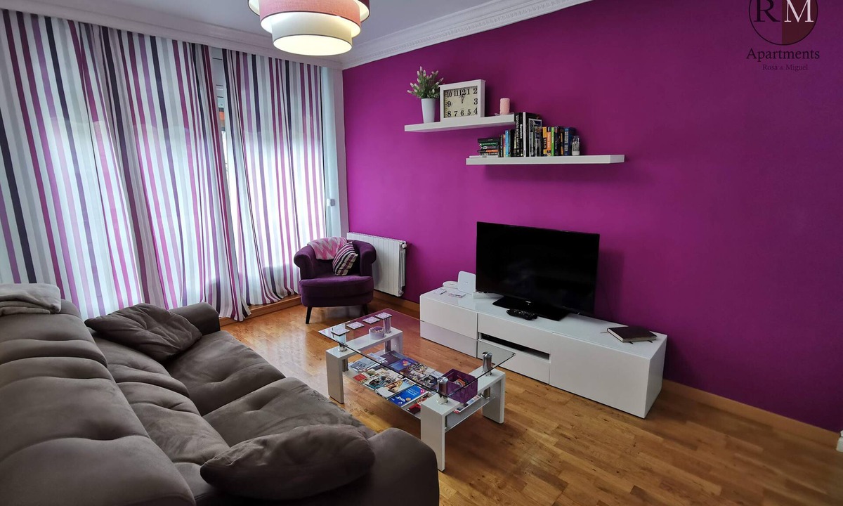 El Poble-sec Apartment | Next to the Magic fountain. Other apartment 479588 in the same building.