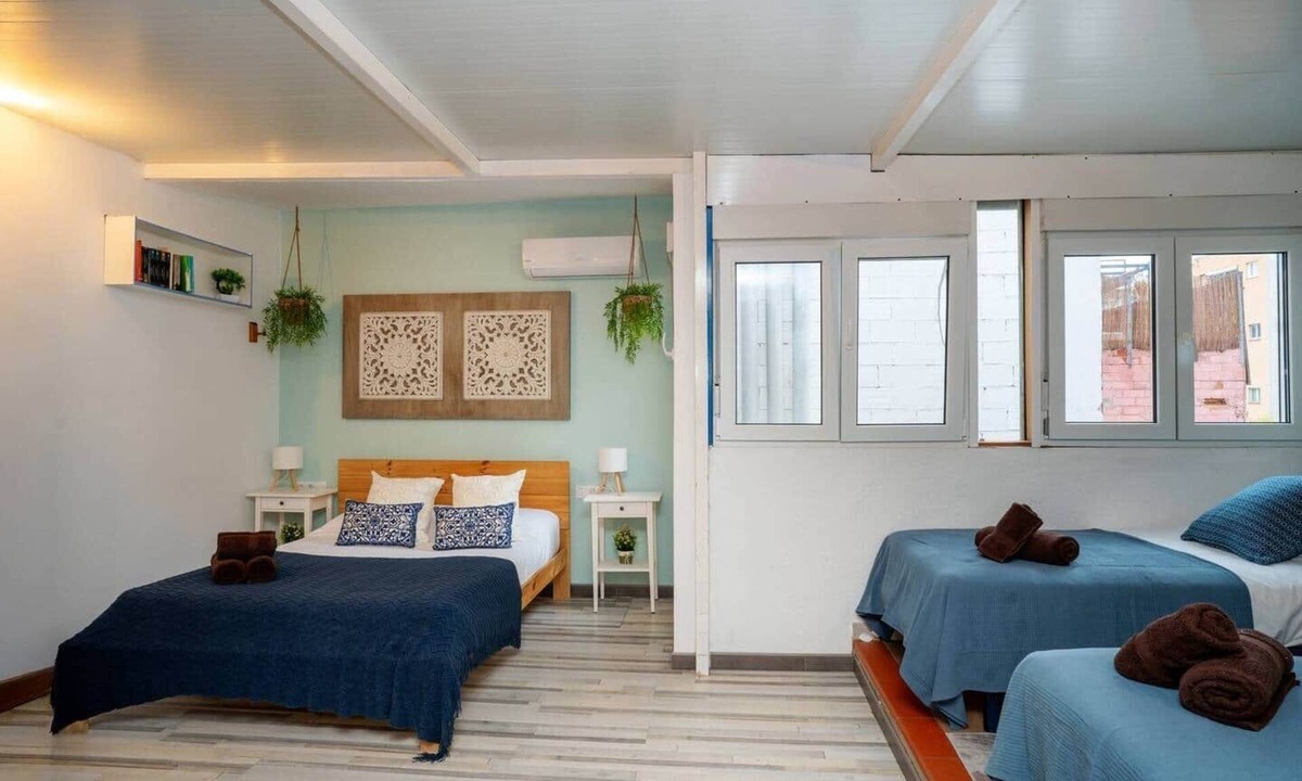 Sant Adria de Besos Apartment | Penthouse with terrace 20' Barcelona center/10' walk to the beach/15' Fórum Bcn