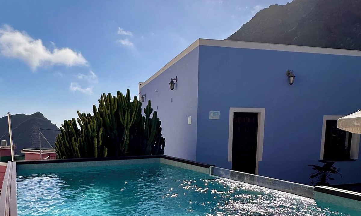 Tamaimo Bed & Breakfast | Room with balcony and breakfast-Casa Regina Tenerife with swimming pool